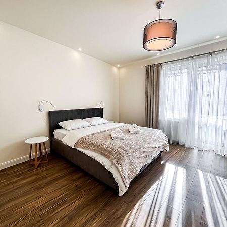 La Teatru - 2Bd Apartment Near Theatre And Old Town Brasov Luaran gambar